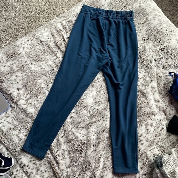 FABLETICS Joggers - Picture 2 of 4